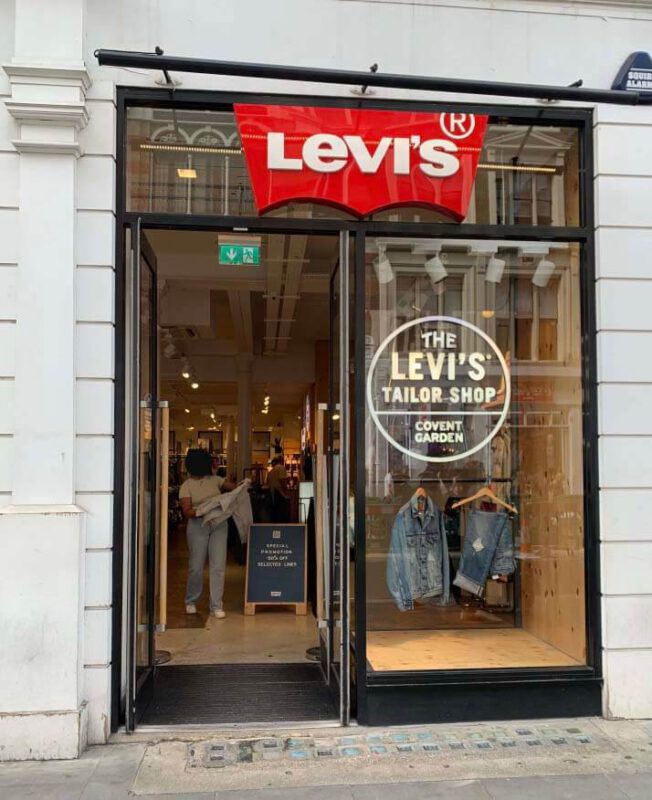 Napier snak oversøisk Levi's | Covent Garden London